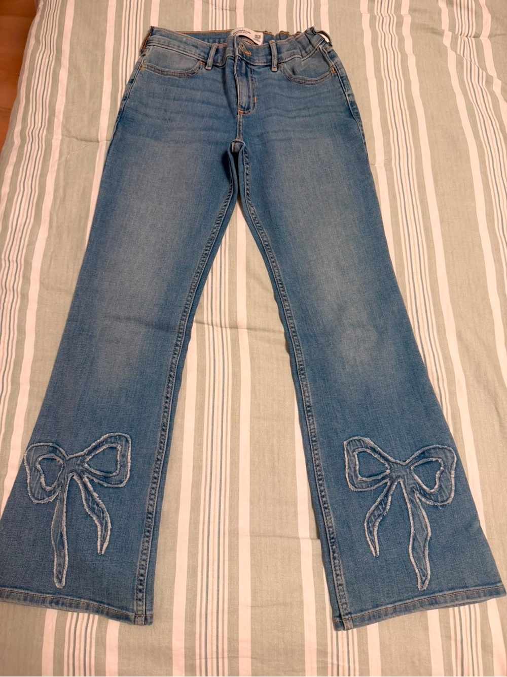 abercrombie kids blue flare jeans with embroidered bow